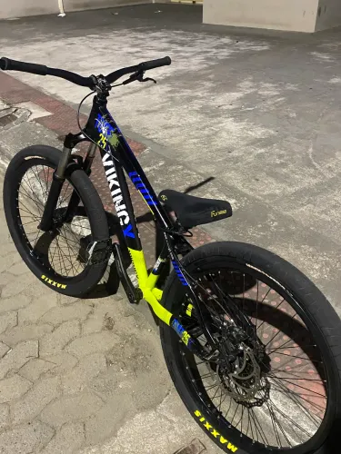 VENDO QUADRO COM PE DE VELA INTEGRADO