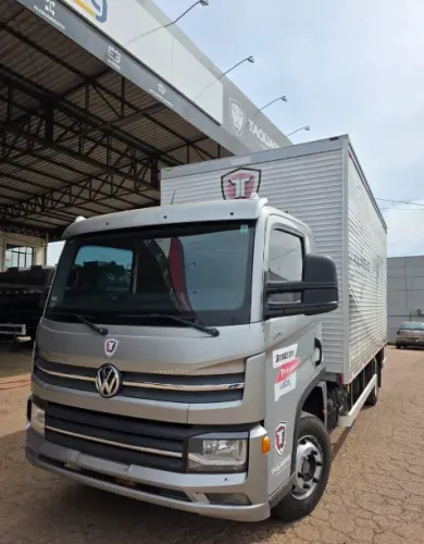 Volkswagen 9-170 Delivery 2 Portas com Baú