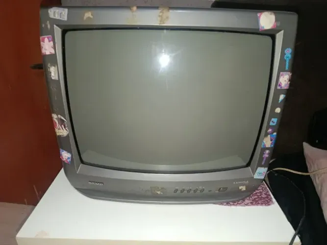 TV Semp Lumina 20 Polegadas - Ideal para Videogame Retrô