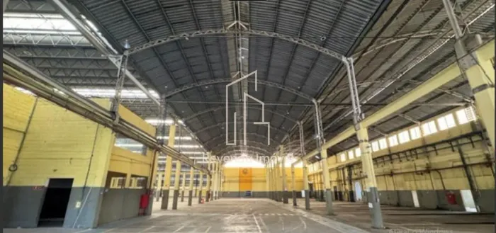 Galpão Comercial à Venda em Osasco-SP, Bairro Remédios: 4 Salas, 2 Banheiros, 7 Vagas, 7.1