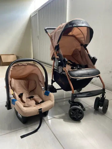 Carrinho de bebê + bebê conforto burigotto