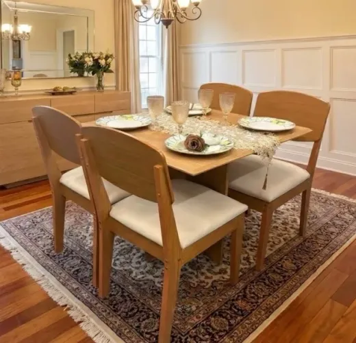 Conjunto de Jantar Compacto 4 Lugares Amadeirado com Veludo Creme