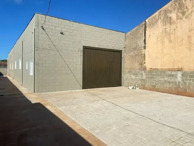Salão comercial de 112m² em Nova Granada SP