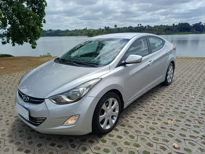 Hyundai Elantra GLS 1.8 16V Aut. 2013
