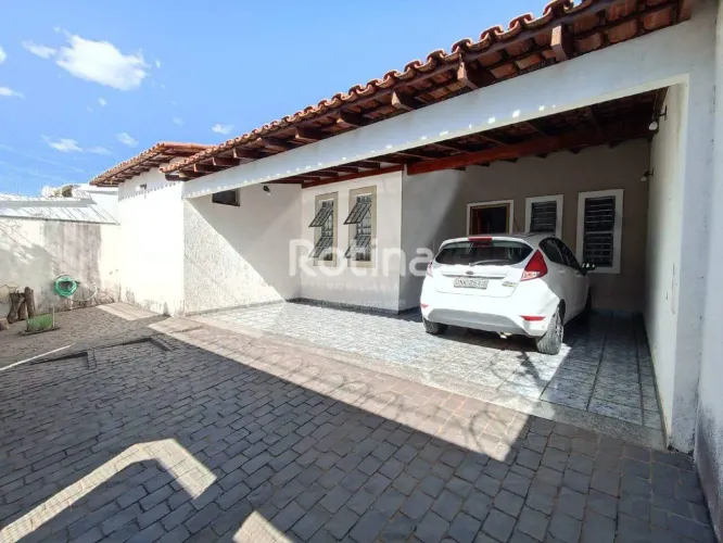 Casa à venda, 3 quartos, Santa Mônica - Uberlândia/MG - Rotina Imobiliária