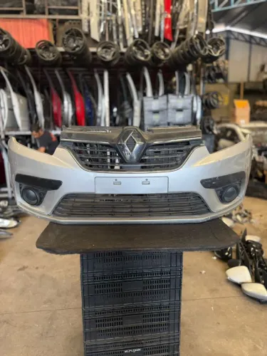 Párachoque dianteiro Renault Sandero Logan 2020 a 2023 original
