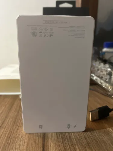 Carregador Portátil P Celulares - Universal 3.000 Mah Mophie Cor Branco