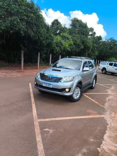Toyota Hilux SW4 SRV D4-d 4X4 3.0 TDI Dies. AUT 2015