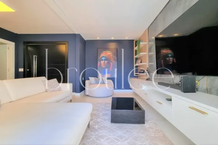 CASA MOBILIADA EM CONDOMÍNIO FECHADO PARA LOCAÇÃO/ALUGUEL ANUAL