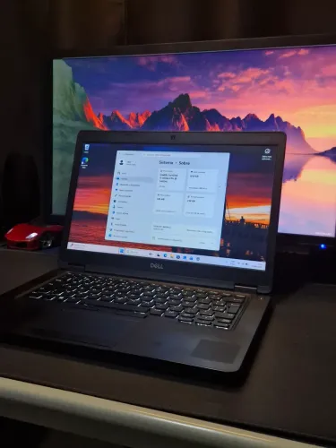 Dell Latitude E5490, I5 8° | 8/16Gb | 256 nvme | Bateria: Exelente - Notebook Muito Novo!