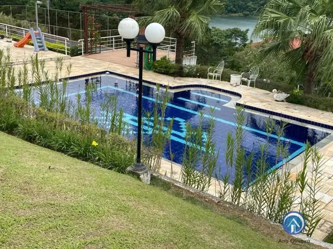 PERMUTA - Chácara em condomínio de 3800m² com casa térrea e 4 dormitórios em Jacareí