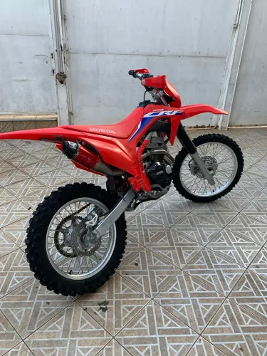 Vende -se ou troco Crf 250f 2023 3 dono .