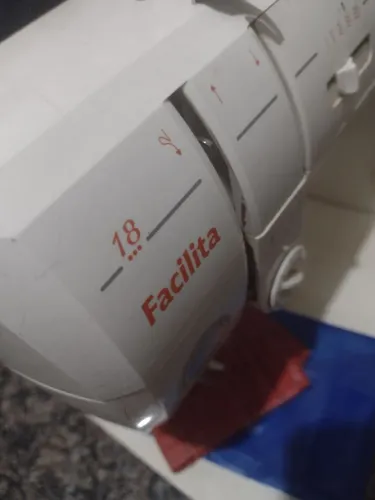 Máquina de custura
