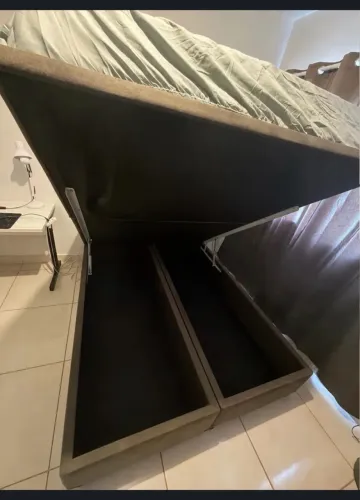 Vende-se cama Quing base baú