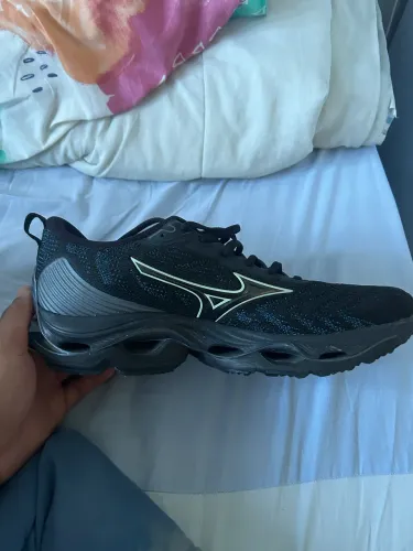 Tênis Mizuno stratos 2