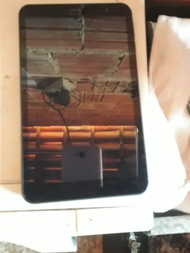 Vendo tablet marca multilaser 300 reais, pega chip e cartão de memória