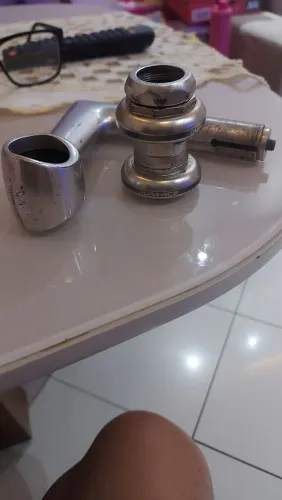Mesa e caixa de direção dura ace