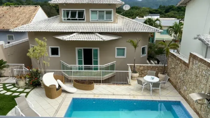 LINDA CASA A VENDA NO CONDOMÍNIO MANSÕES DA PRATA, CAMPO GRANDE/RJ
