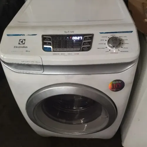 Lava e Seca Eletrolux LSI09 - 9Kg - 127V - Funcionando tudo
