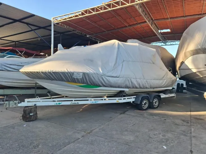 Lancha 21 pés pronta pra uso