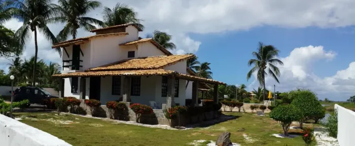 CASA PARA LOCAÇÃO ANUAL EM JAUÁ | 6 QUARTOS | PISCINA | 100M DA PRAIA