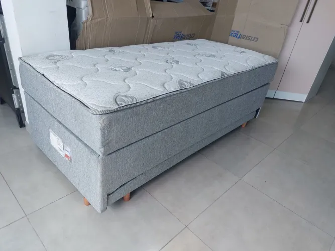 Cama solteiro com bau e auxiliar 