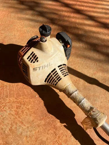Roçadeira Stihl original.