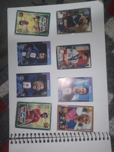 Kit com 8 cards colecionáveis Bola de Ouro e Champions League