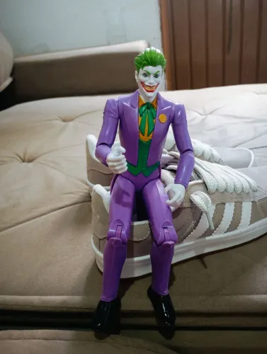 Boneco coringa Original articulado, joelhos e cutuvelos,ombros e pernas. Ótimo preço 100R$