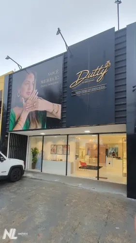 Loja Comercial na Av. Prudente de Morais | Salão Amplo e 3 Vagas