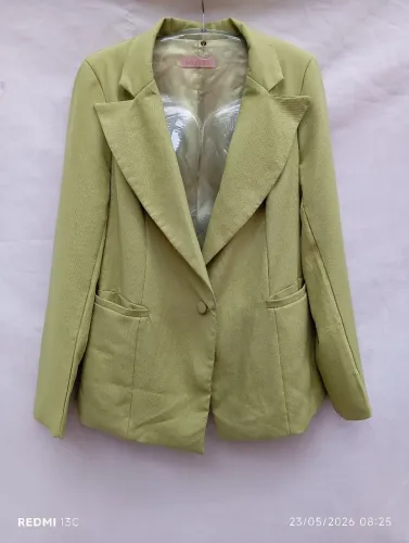 Blazer feminino c/ombreiras 