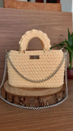 Bolsa de crochê (fio de malha)