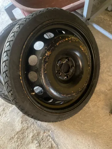 Roda estepe da audi.A1 90/90 18 usado estado bom