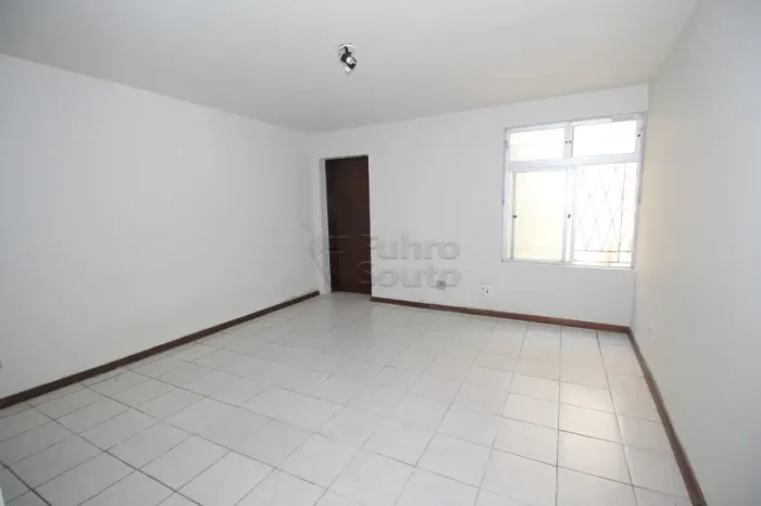 Oportunidade Única: Sala Comercial com Pátio no Coração da Cidade