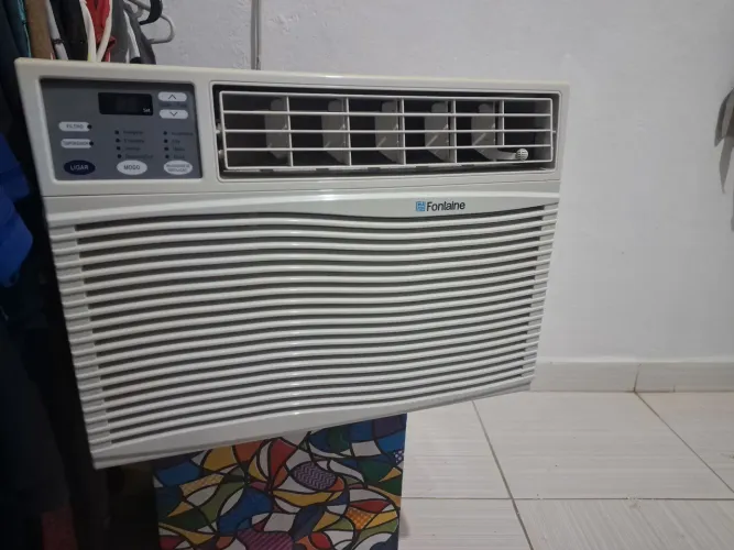 Ar condicionado 10.500 btus PRATICAMENTE ZERO (higienizado) com controle remoto