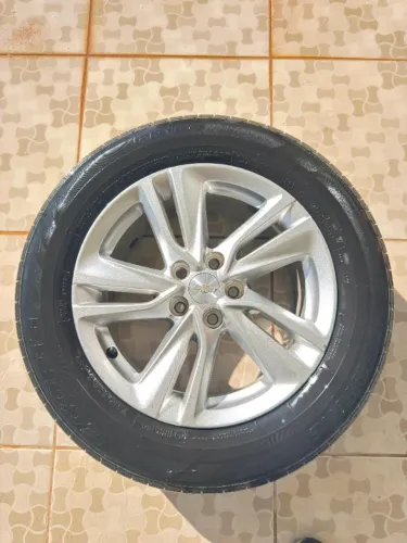 RODAS ARO 16 TRACKER LT ORIGINAL GM COM PNEUS BRIDGESTONE