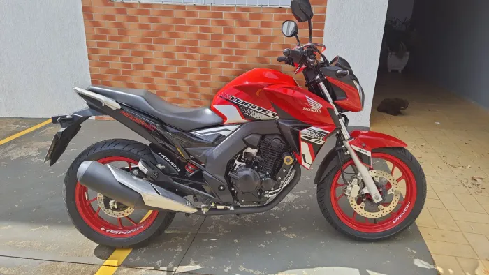 Honda CB250F Twister 2022