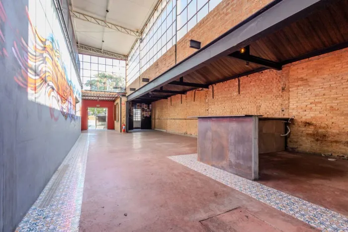 Casa comercial na Rua Bárbara Heliodora, 536 280 m²