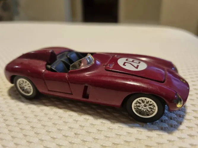 Miniatura Ferrari 750 Monza 1955 Escala 1/36 - Carro de Corrida Clássico