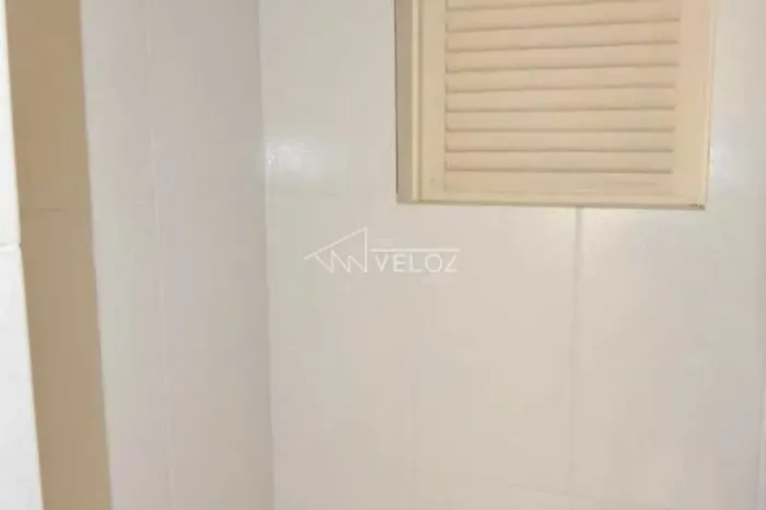 Kitnet/Conjugado - / Residencial / Centro