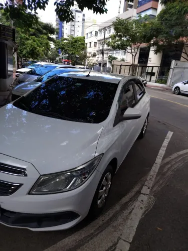Chevrolet Onix Hatch LT 1.0 8V Flex Power Mec. 4P 2014