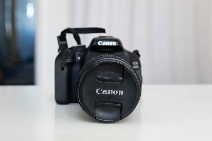 Canon 600D - T3i com 18-135
