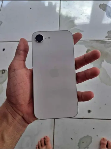 iPhone 16 e 