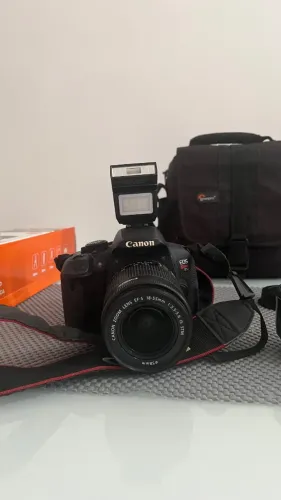 Câmera fotográfica cânon T5i