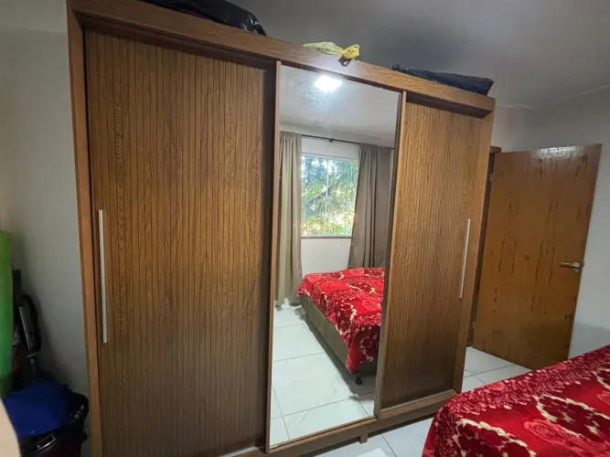 Vendo Guarda-roupa.