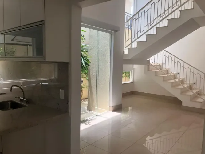Casa sobrado condominio fechado venda possui 350 metros 4 quartos (suites) Betel - Paulíni