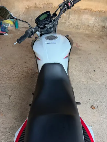 Vende-se Fazer 250