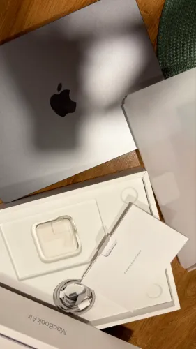 MacBook Air m2 8/256GB