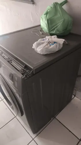 Máquina de lavar pra retirada de peças