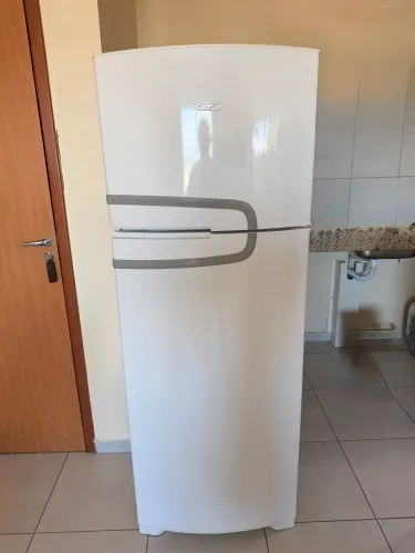 Vendo Geladeira 1 Ano de uso